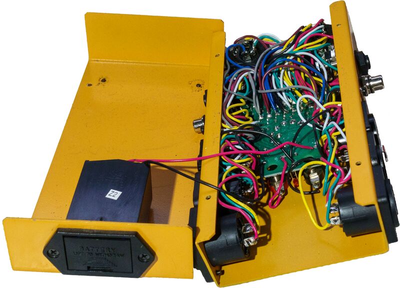 File:Thomann MCT-20 offen-vorne.jpg