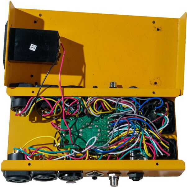 File:Thomann MCT-20 offen-oben.jpg